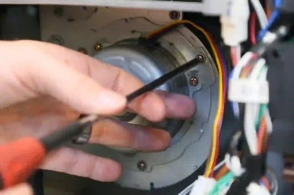 Removing the fan screws