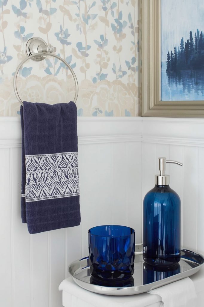 Freshen the Space with Silver and Blue Bathroom Decor