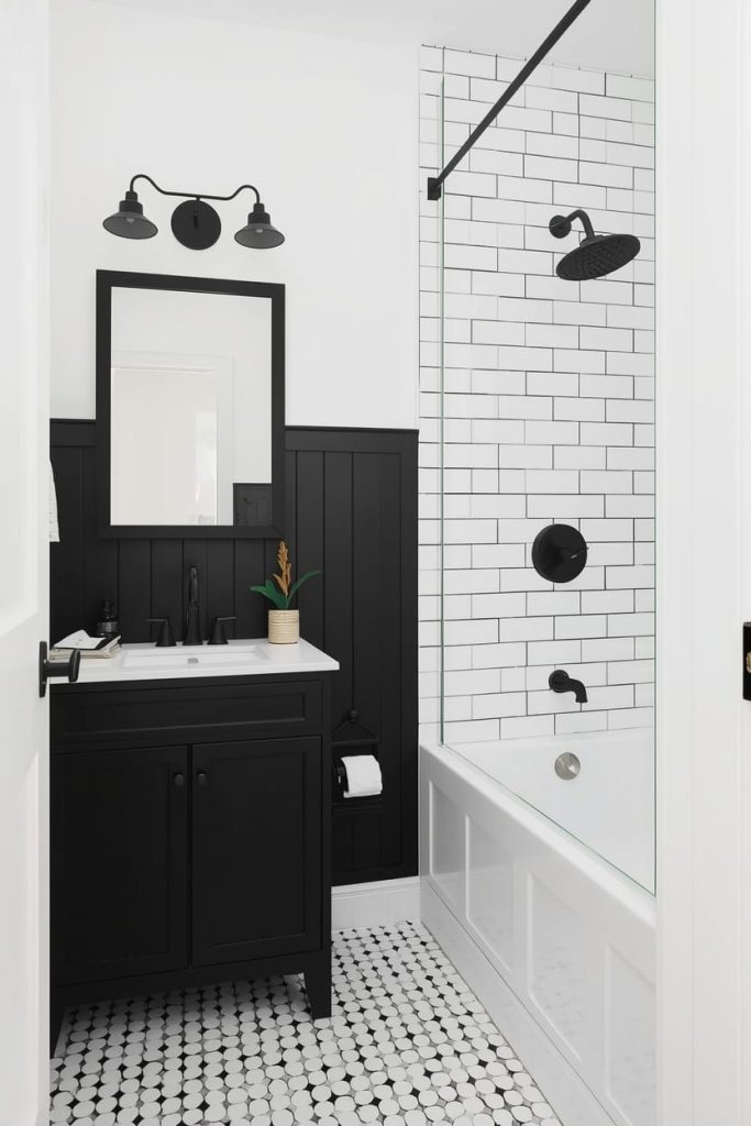 Black and White Shower Ideas