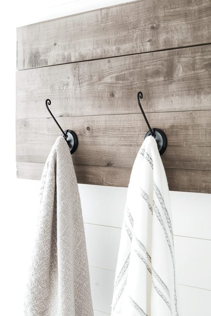 Gold or Brass Towel Bars (Elegant Bathroom Towel Holder Ideas)