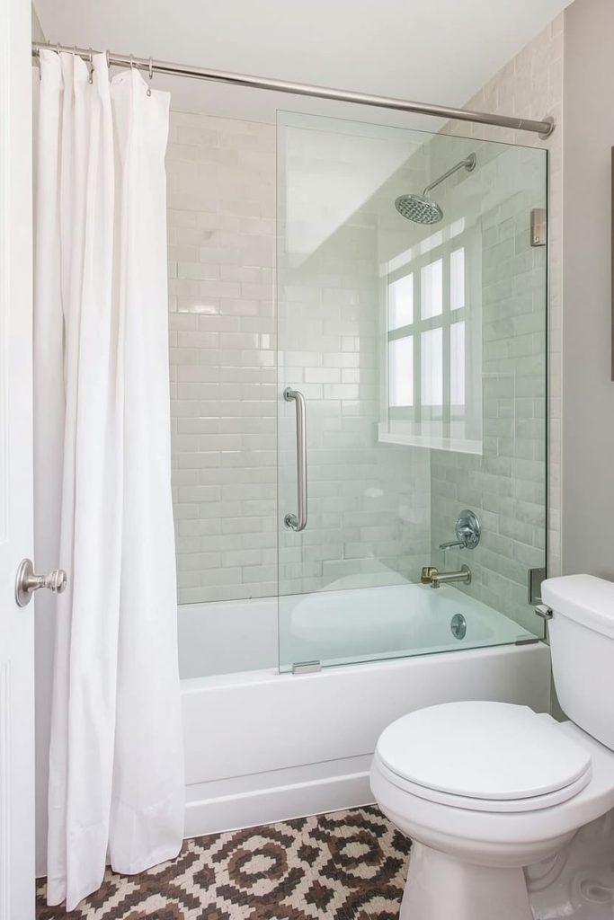 Light Color Ideas for Small Bathroom with Tub