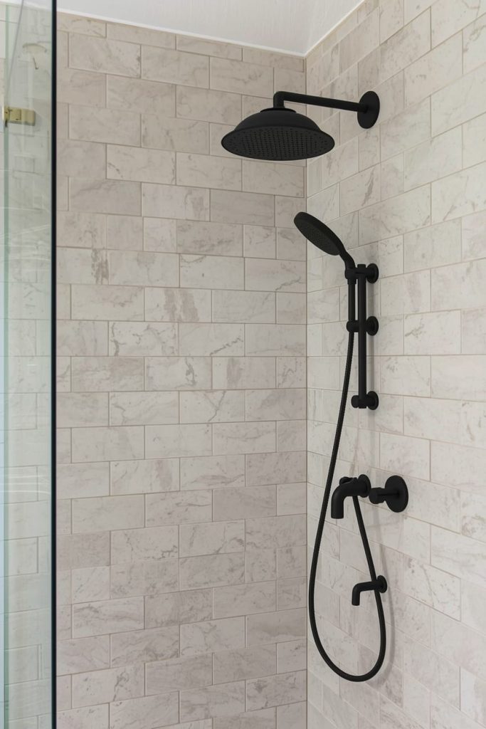Small Bathroom Shower Ideas That Maximize Space