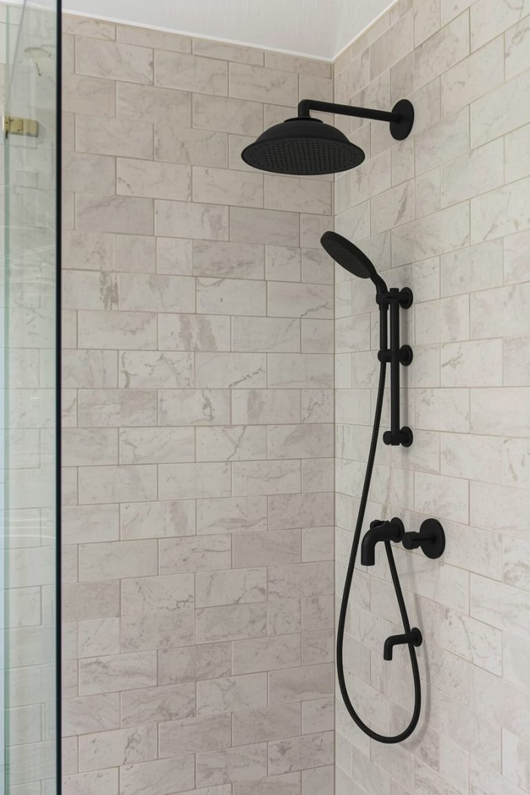Small Bathroom Shower Ideas That Maximize Space