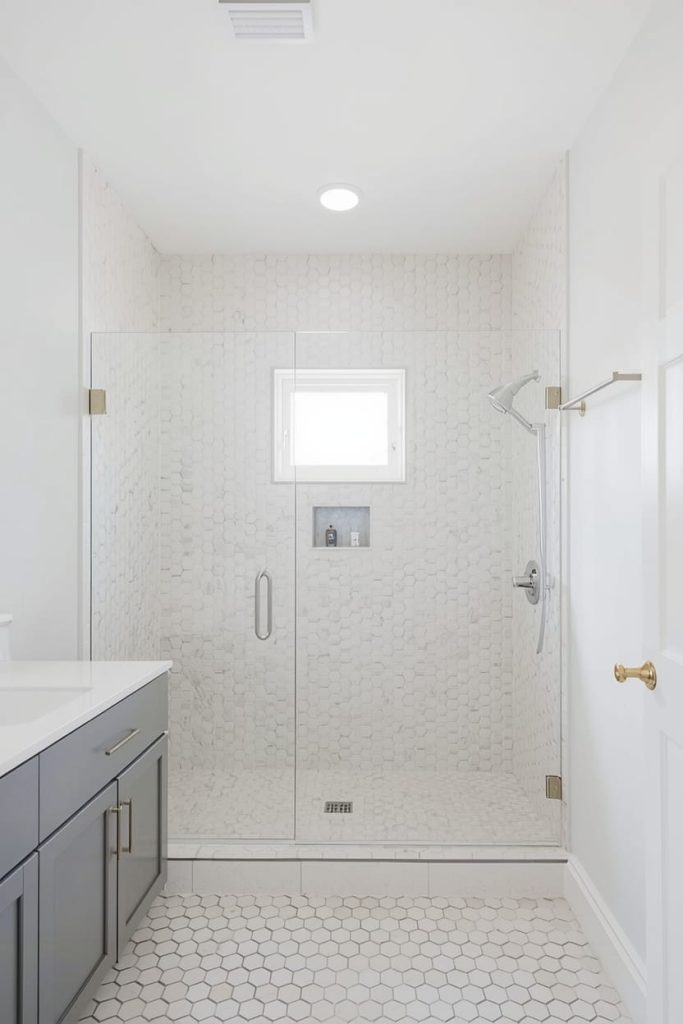 Cream Colored Tiles for Soft Neutral Bathrooms